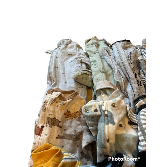 11 0 - 3 Month Baby Sleepers Bundle Lot of 3 Month Zipper and Button Sleepers - Picture 2 of 5